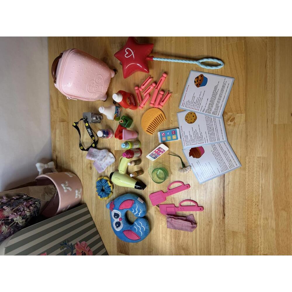 Random 18 inch doll accessory lot
